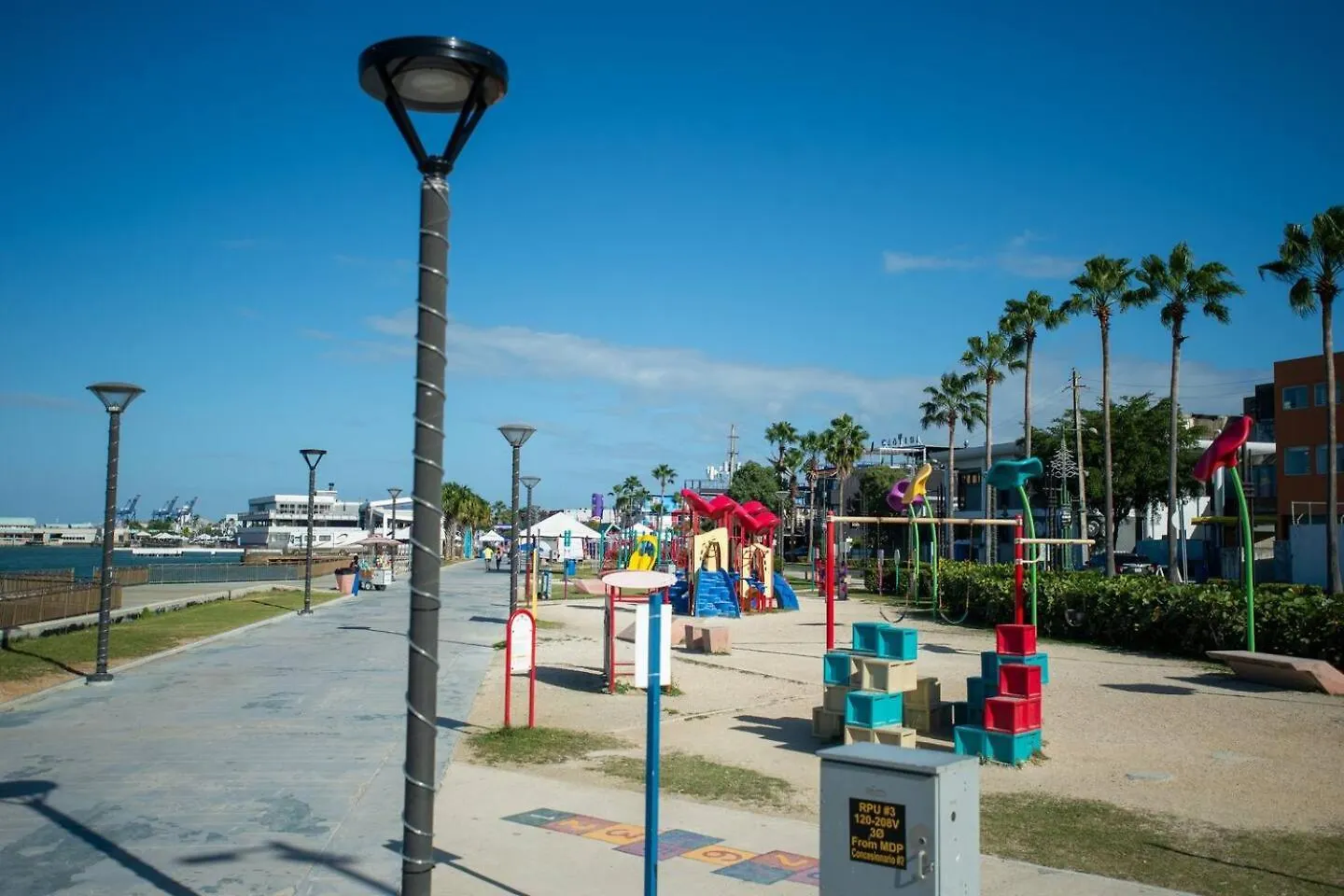Brisa Tropical En La Isla Del Encanto Catano Puerto Rico